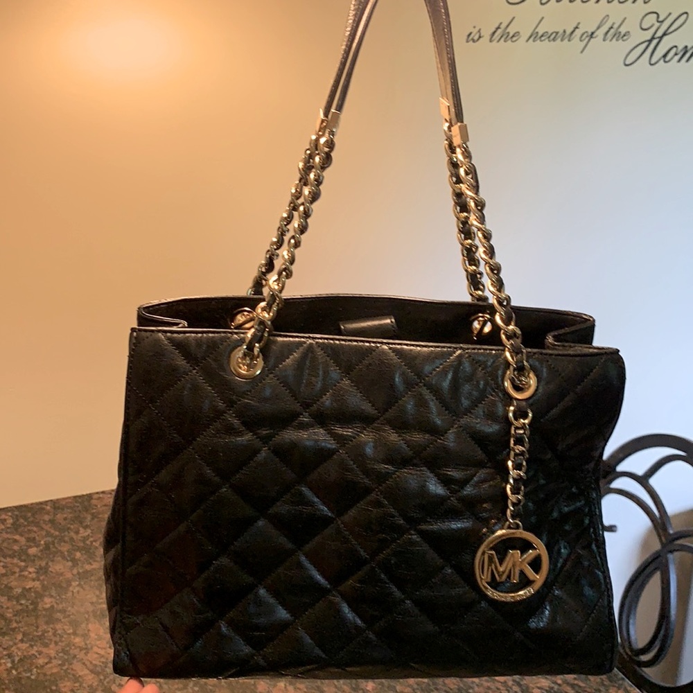 Black And go Michael Kors purse